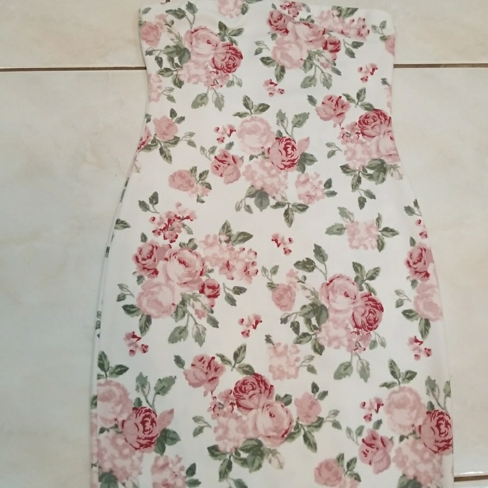 Dress - Picture 2 of 3